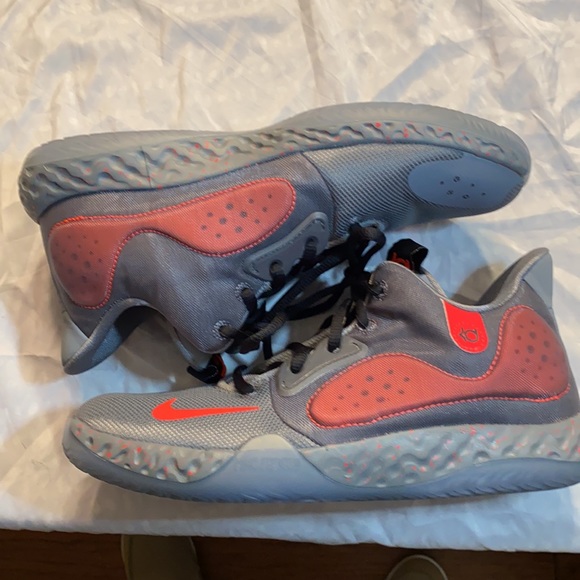 KD basketball ball shoes! Size 7 - Picture 4 of 4